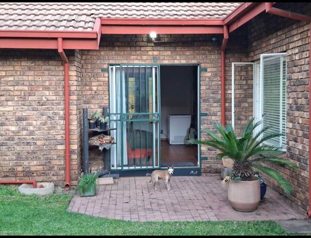3 BEDROOM HOUSE FOR SALE IN SUIDERBERG